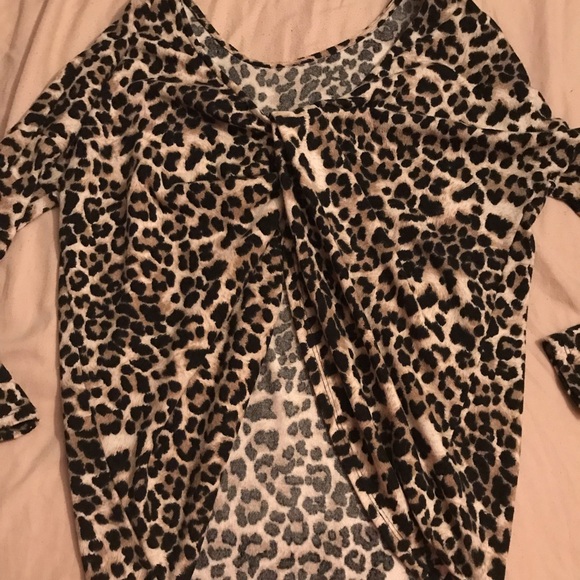 Open back leopard sweater - Picture 2 of 2
